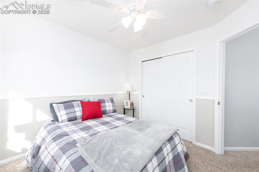 Image 22 of 36: Bedroom