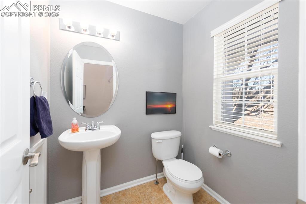 Image 5 of 36: Bathroom