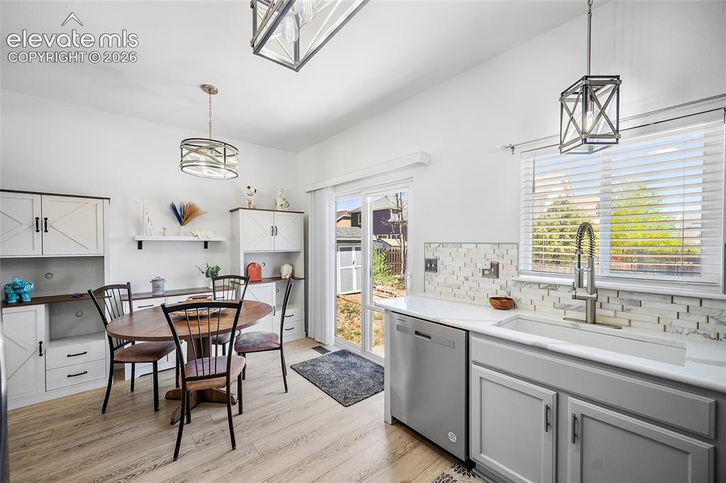 Image 13 of 42: Kitchen