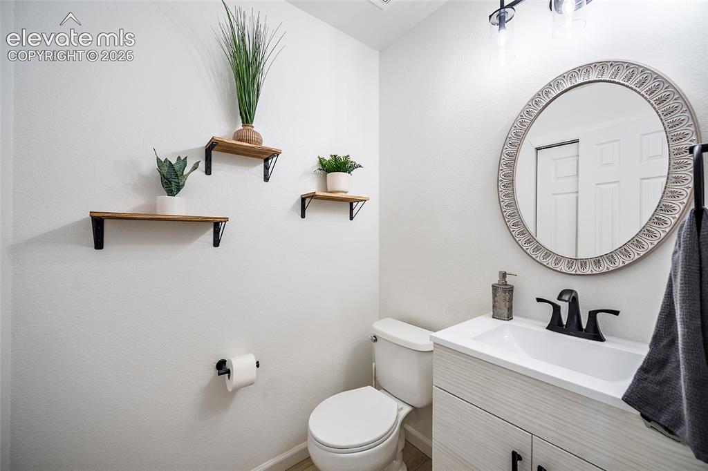 Image 21 of 42: Bathroom