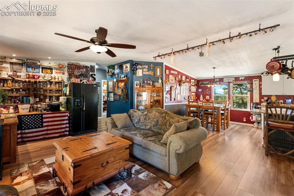 Image 25 of 50: Family Room