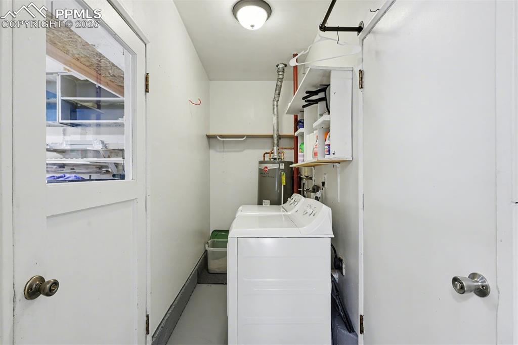 Image 19 of 25: Laundry