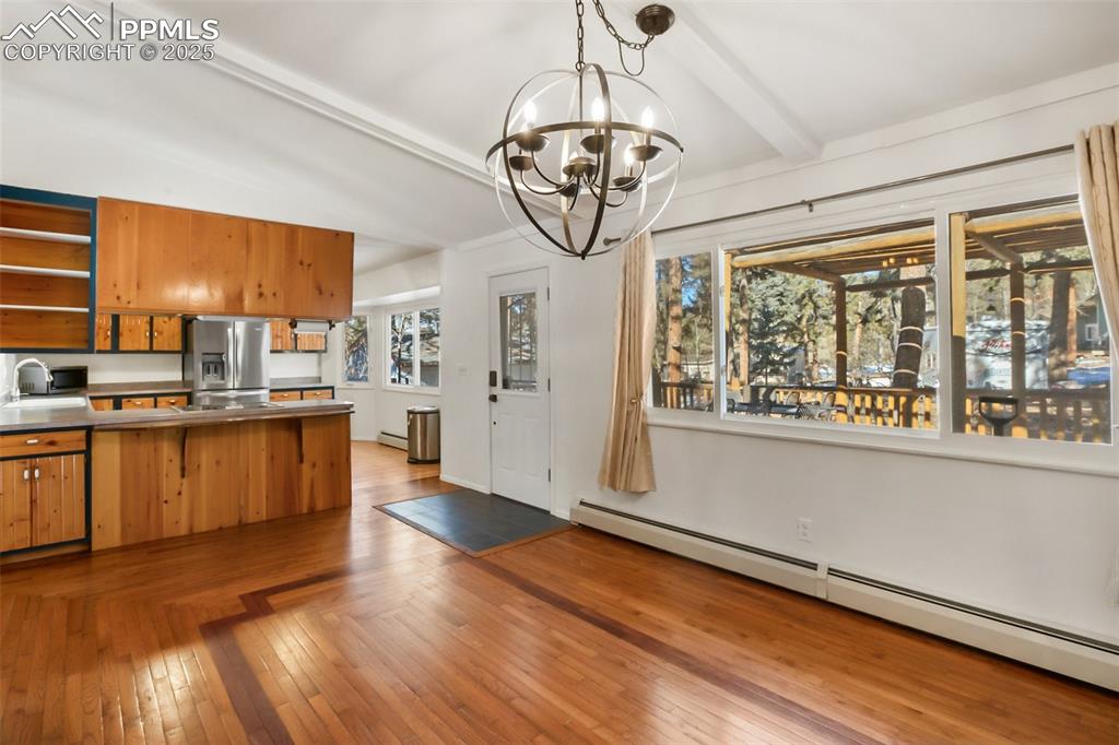 Image 10 of 37: Kitchen