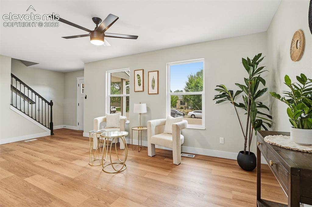 Image 11 of 44: Sitting Room