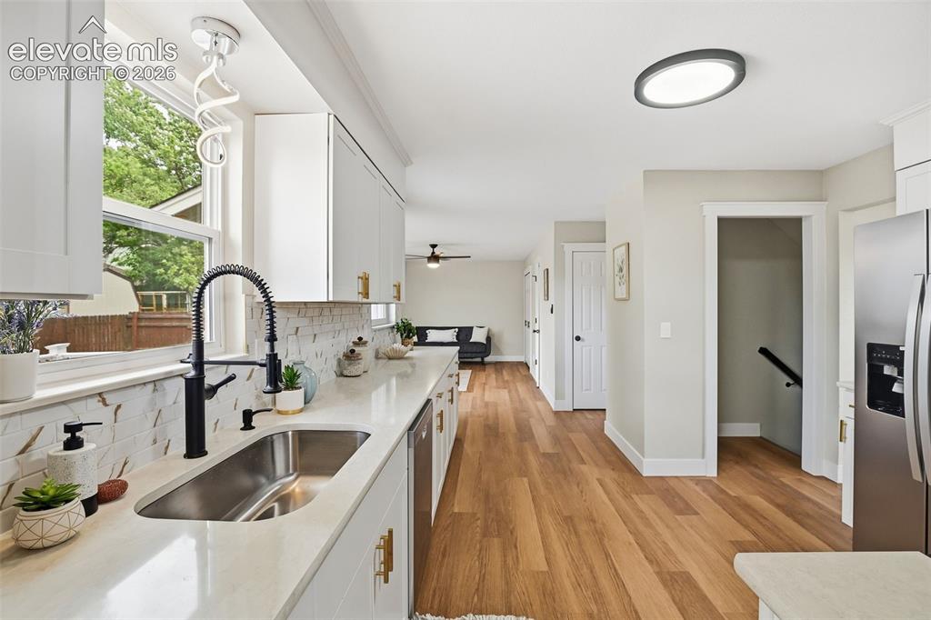 Image 16 of 44: Kitchen