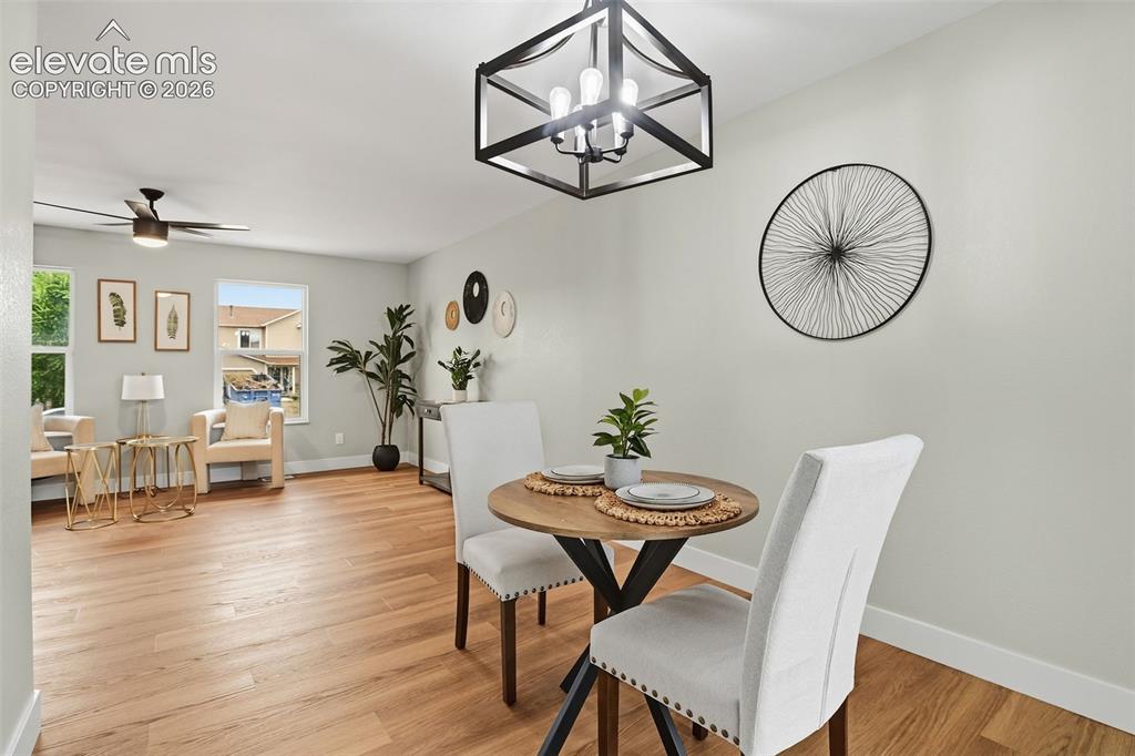 Image 23 of 44: Dining Area