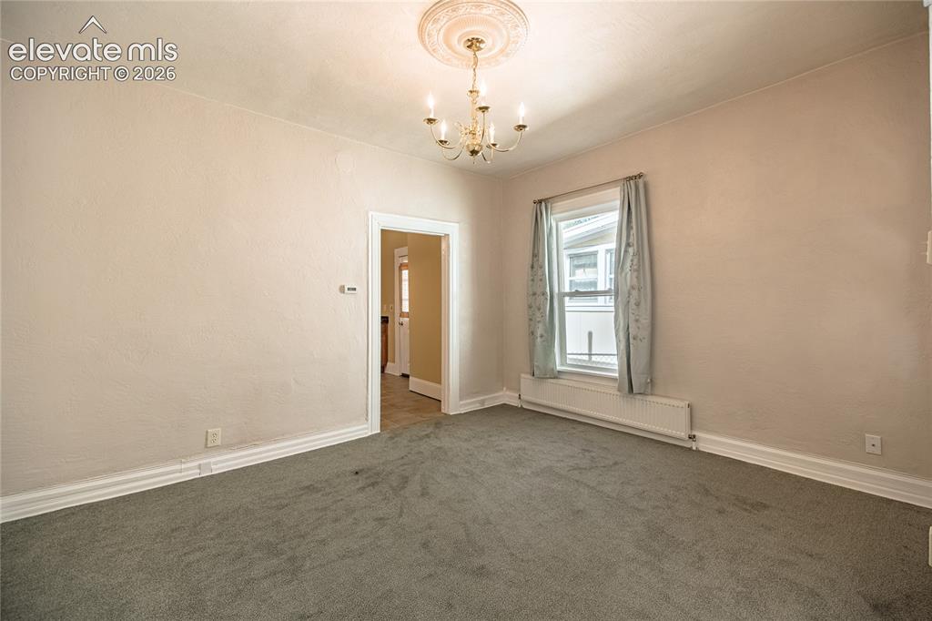 Image 7 of 27: Living Room