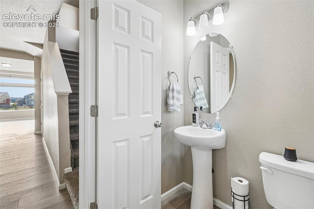 Image 14 of 49: Bathroom