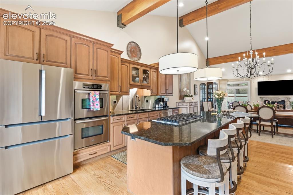 Image 11 of 36: Kitchen