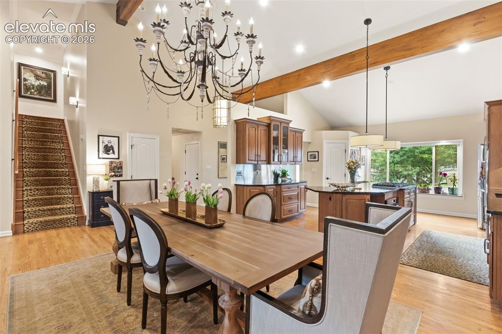 Image 15 of 36: Dining Area