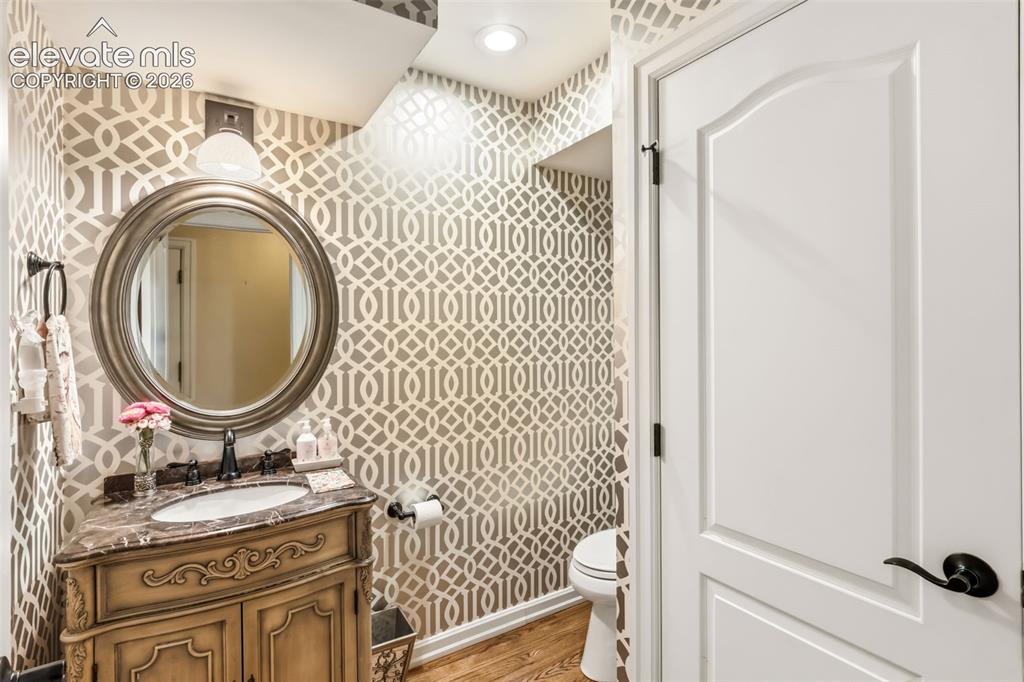 Image 16 of 36: Bathroom