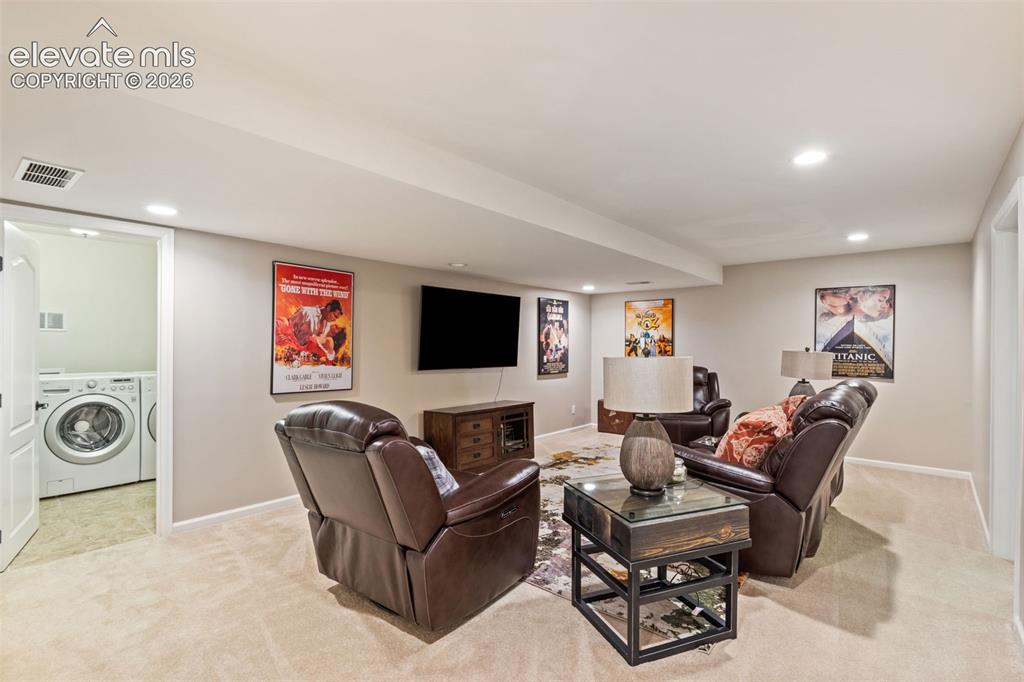 Image 29 of 36: Family Room