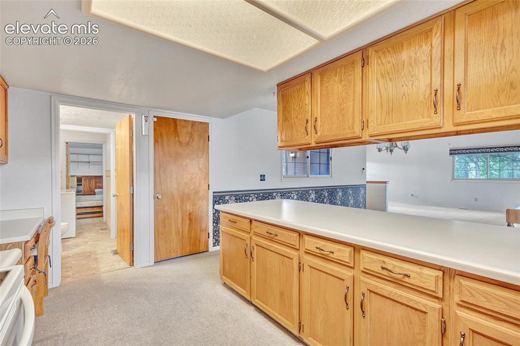 Image 8 of 27: Kitchen