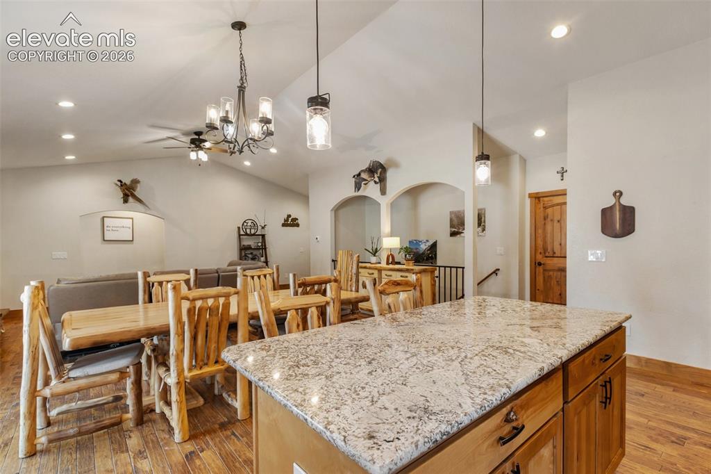 Image 19 of 48: Kitchen