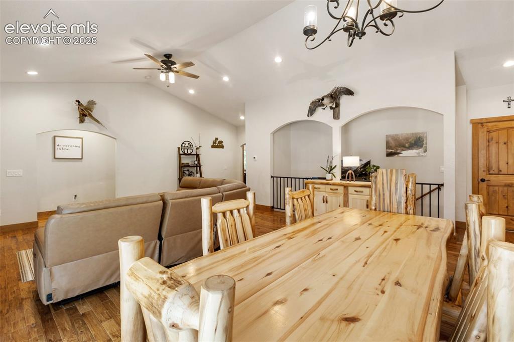 Image 20 of 48: Dining Area