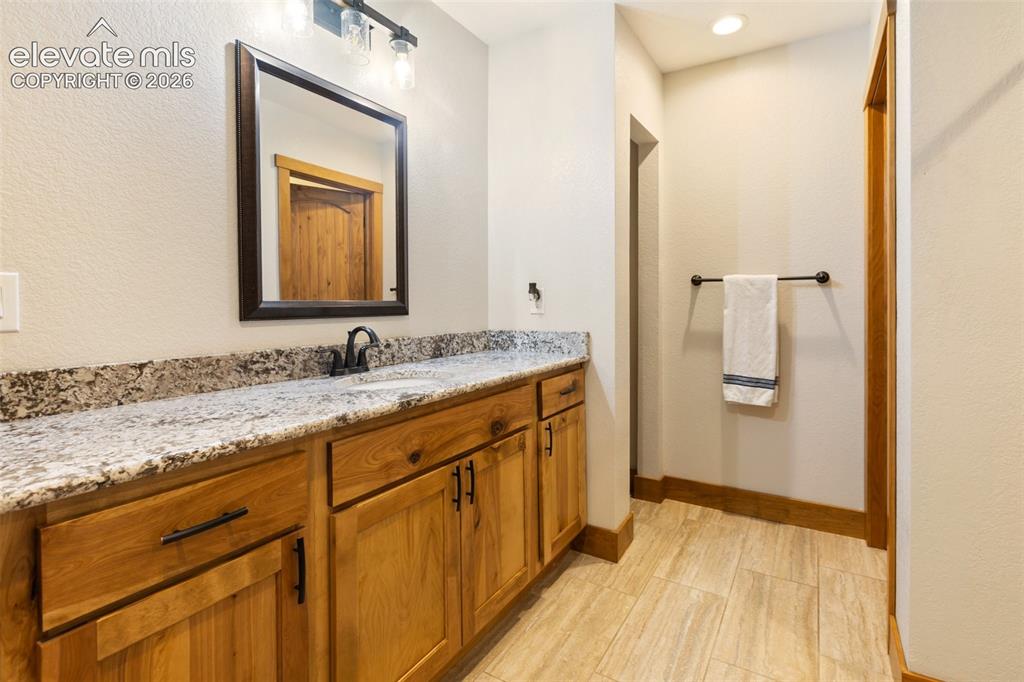 Image 39 of 48: Bathroom