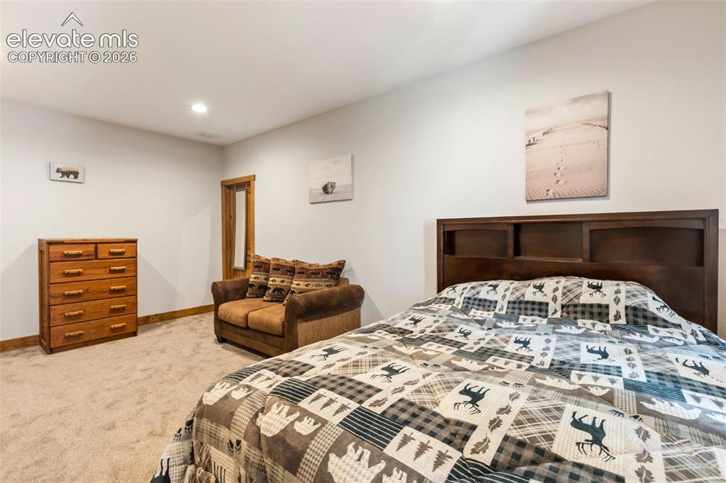 Image 41 of 48: Bedroom