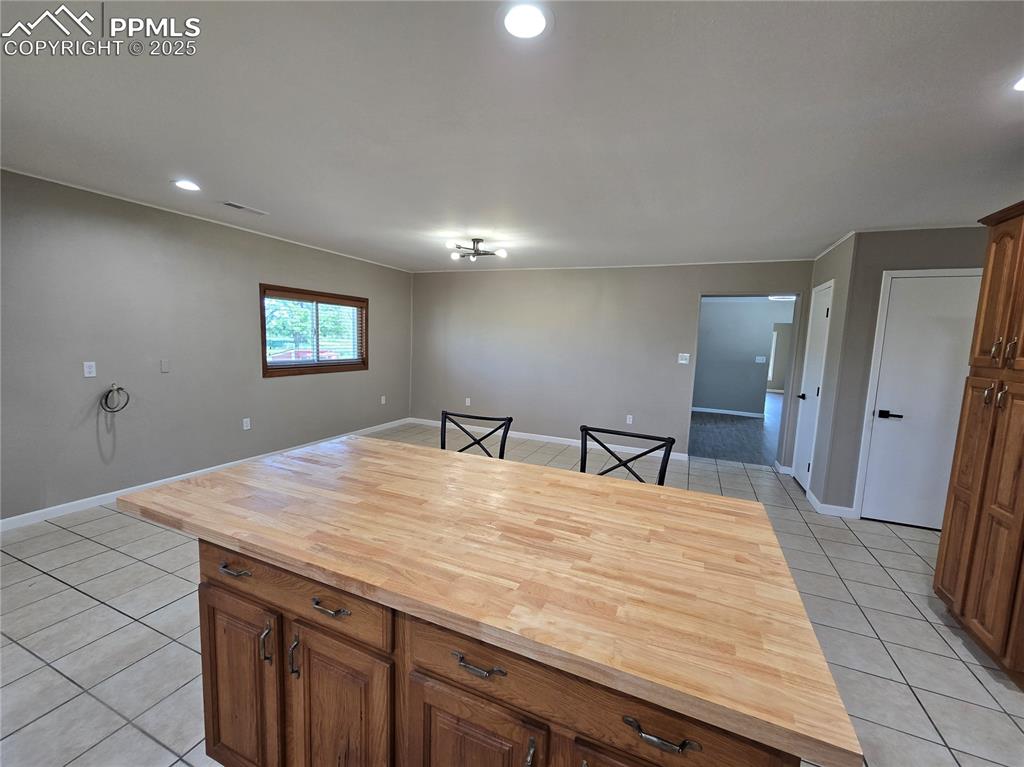 Image 11 of 34: Kitchen