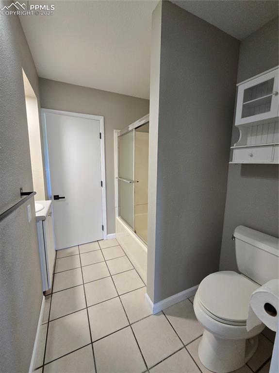 Image 15 of 34: Bathroom