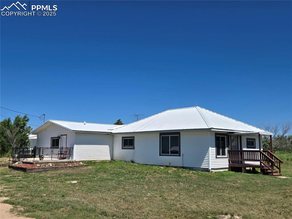 Image 3 of 34: Back of Structure