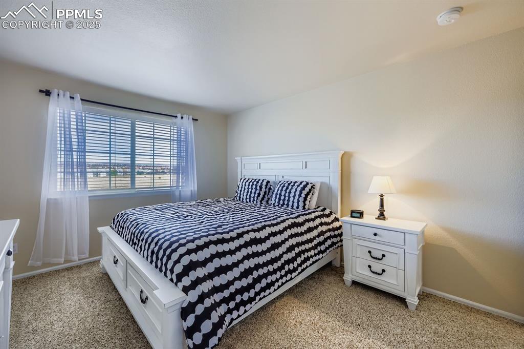 Image 17 of 28: Bedroom