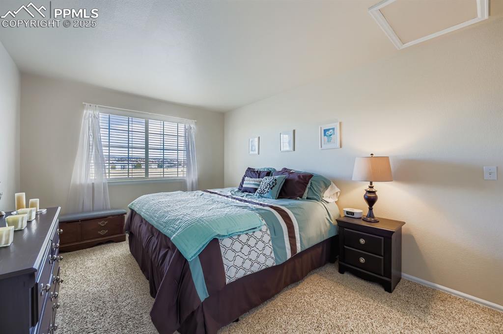 Image 18 of 28: Bedroom