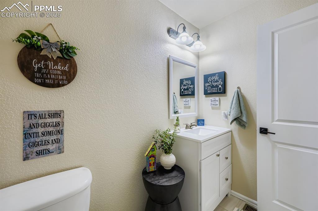 Image 24 of 28: Bathroom