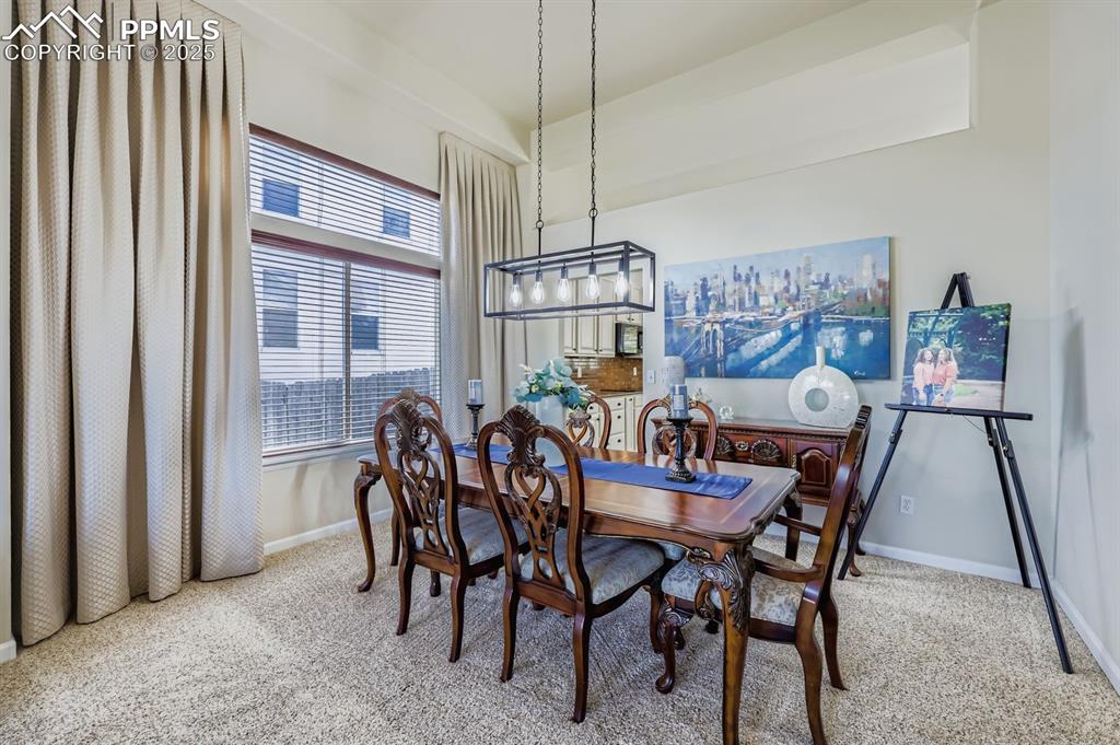 Image 8 of 28: Dining Area