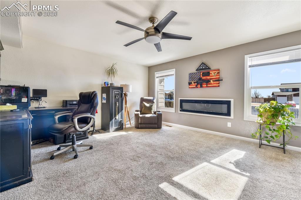 Image 11 of 50: Family Room