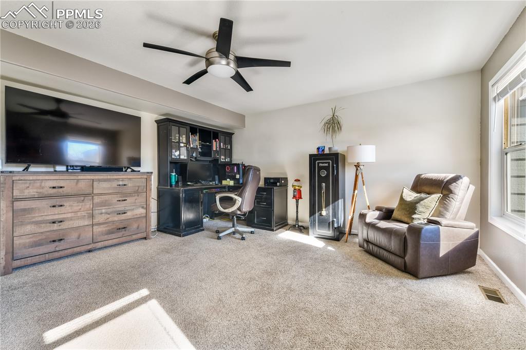 Image 12 of 50: Family Room