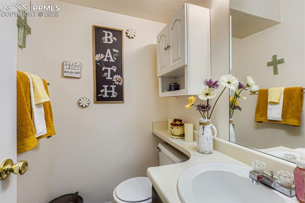 Image 12 of 31: Bathroom