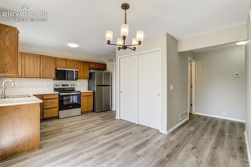 Image 8 of 34: Kitchen