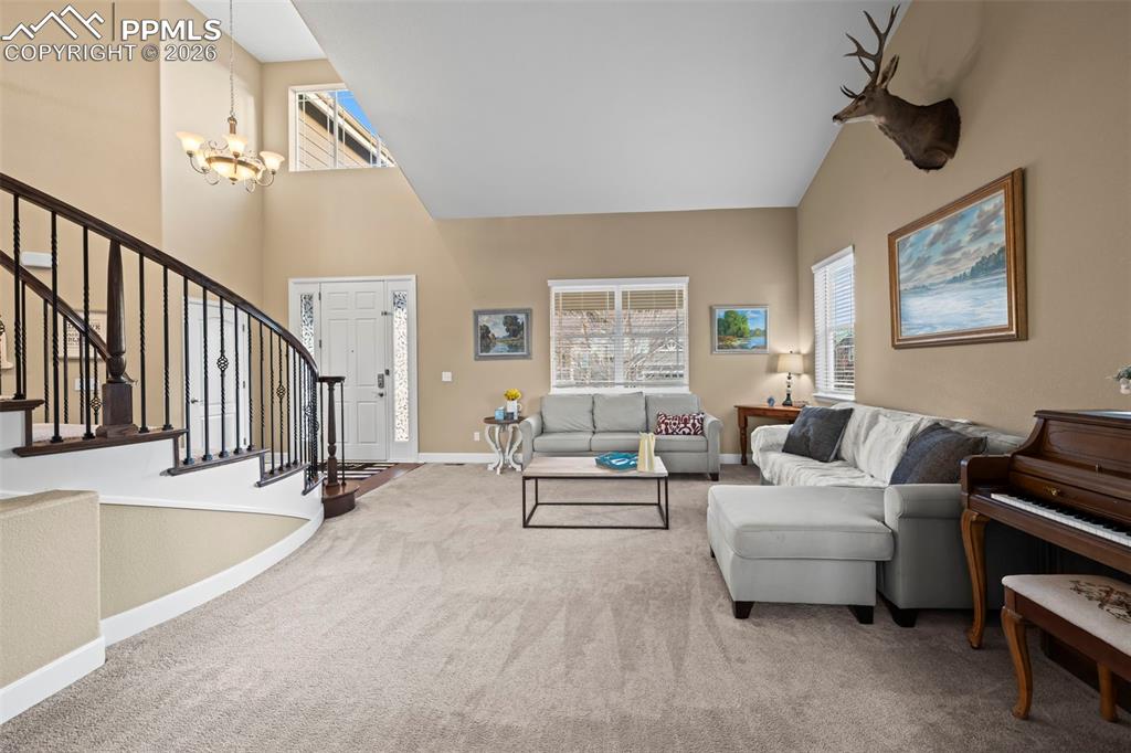 Image 5 of 50: Living Room