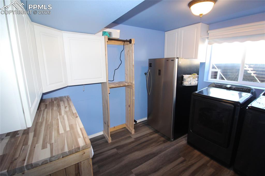 Image 10 of 27: Laundry