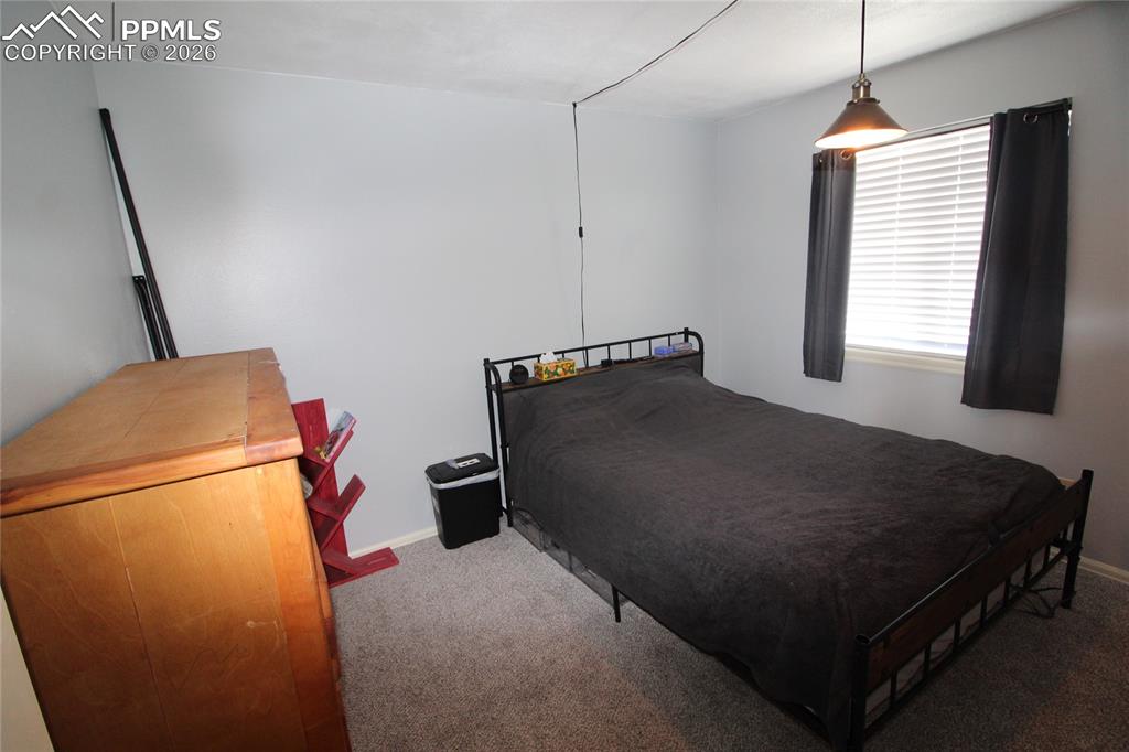 Image 6 of 27: Bedroom