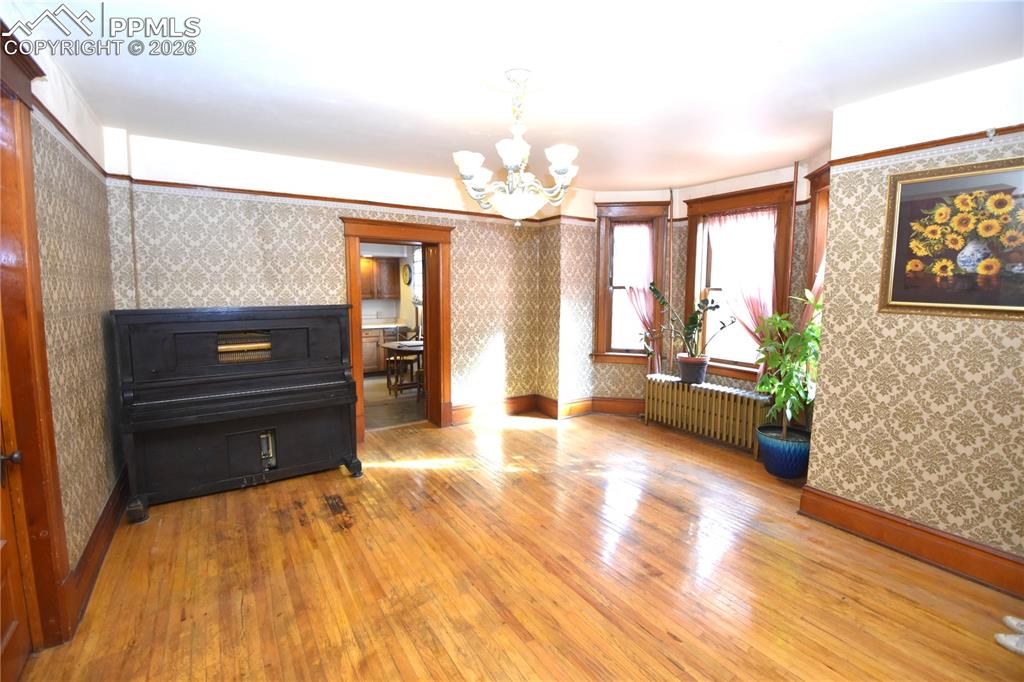 Image 11 of 40: Dining Area