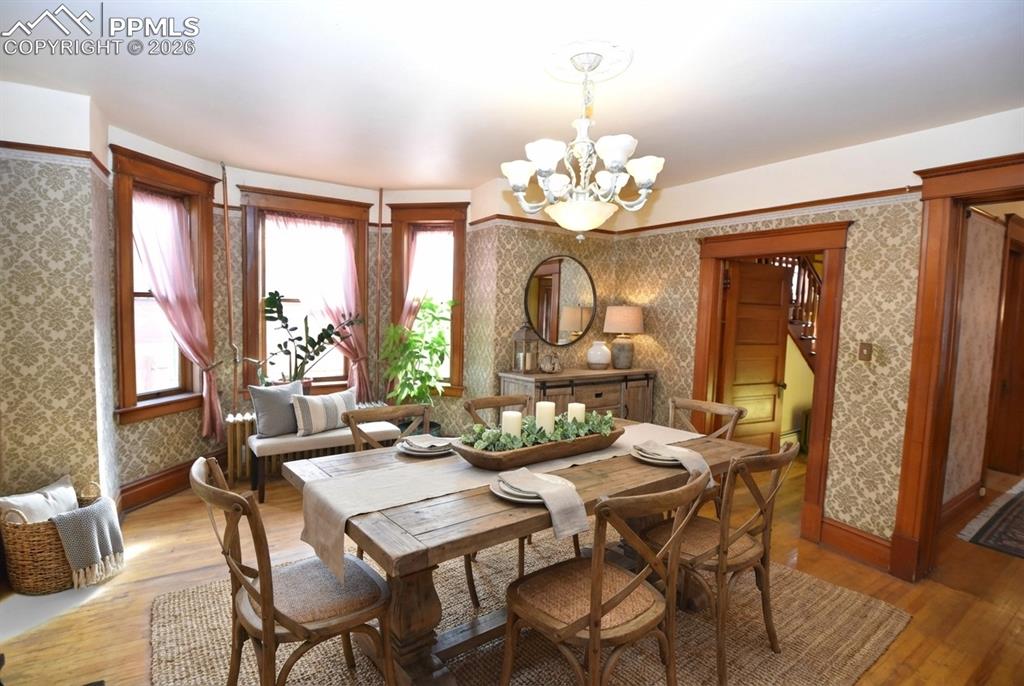 Image 14 of 40: Dining Area