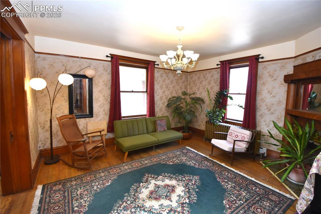 Image 7 of 40: Sitting Room