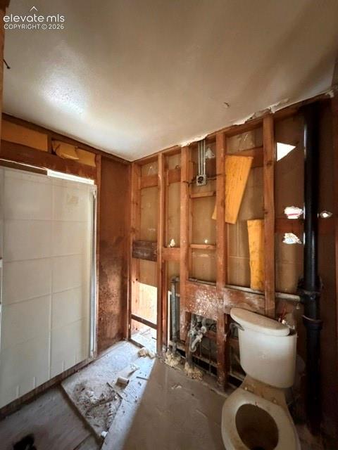 Image 11 of 13: Bathroom
