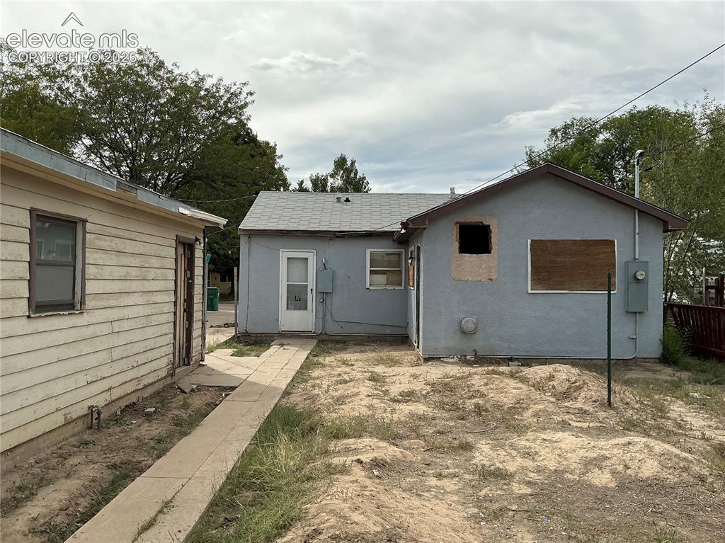 Image 13 of 13: Back of Structure