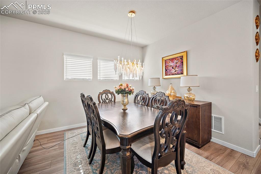 Image 12 of 43: Dining Area