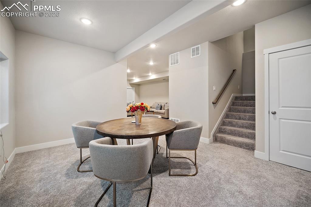 Image 29 of 43: Dining Area