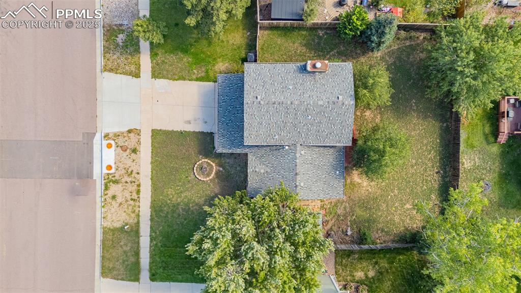 Image 29 of 37: Drone / aerial view