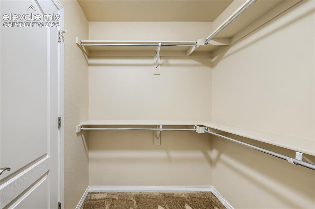 Image 18 of 31: Closet