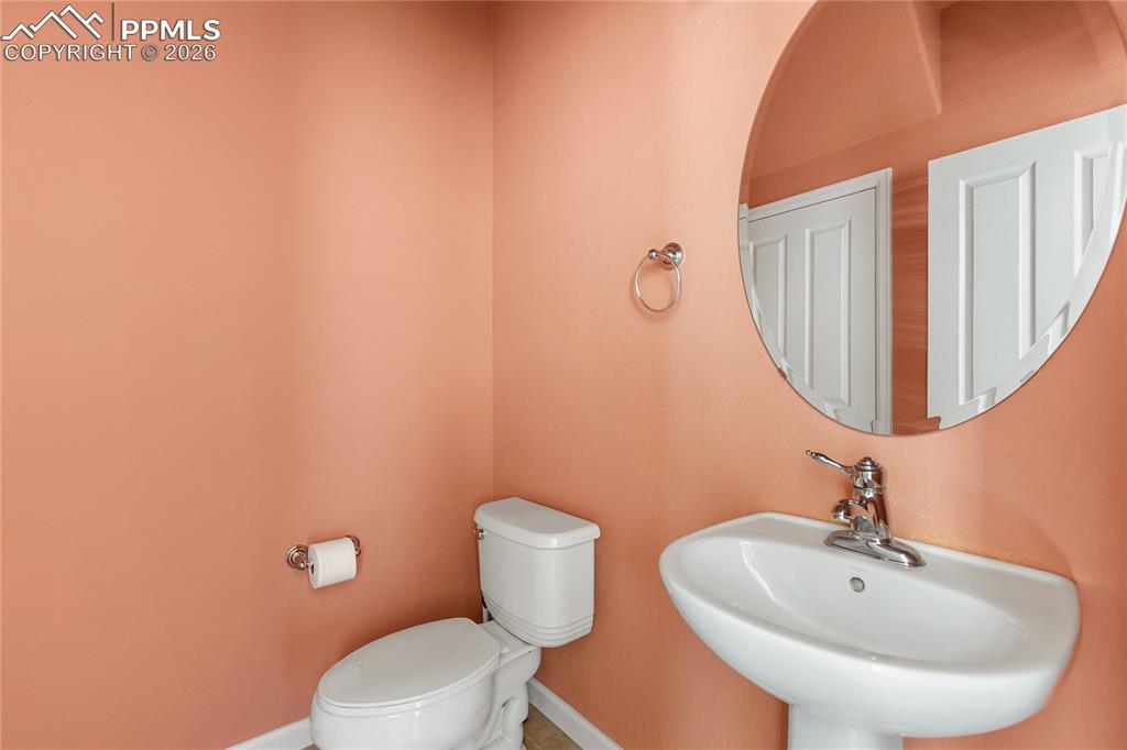 Image 10 of 38: Bathroom