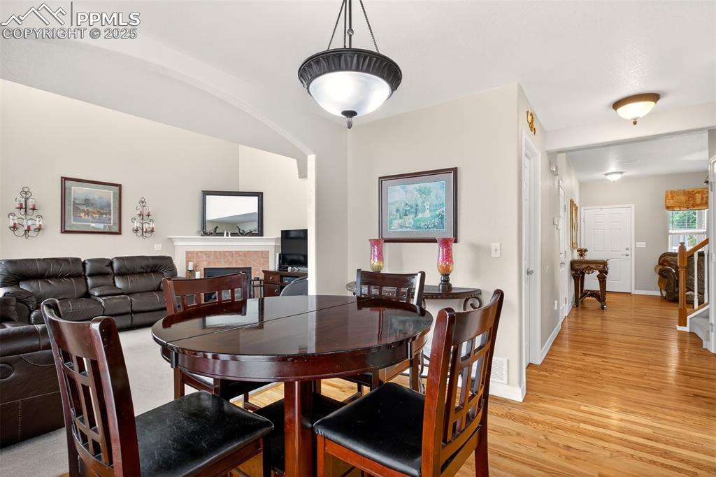 Image 5 of 38: Dining Area