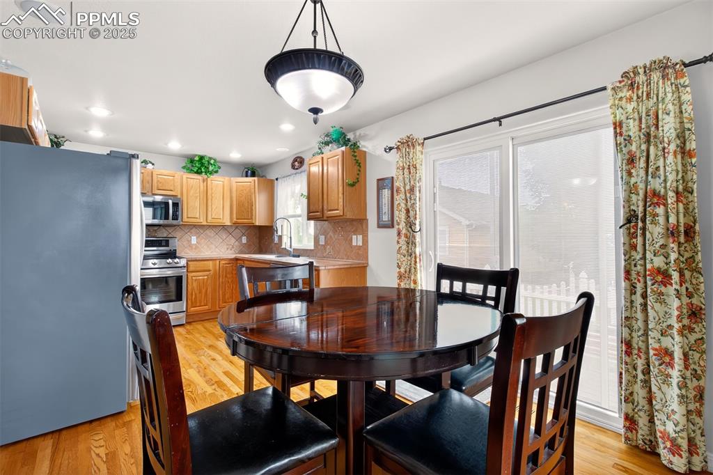 Image 6 of 38: Dining Area