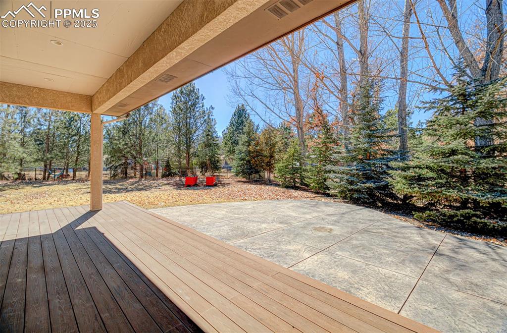 Image 27 of 48: Back deck 