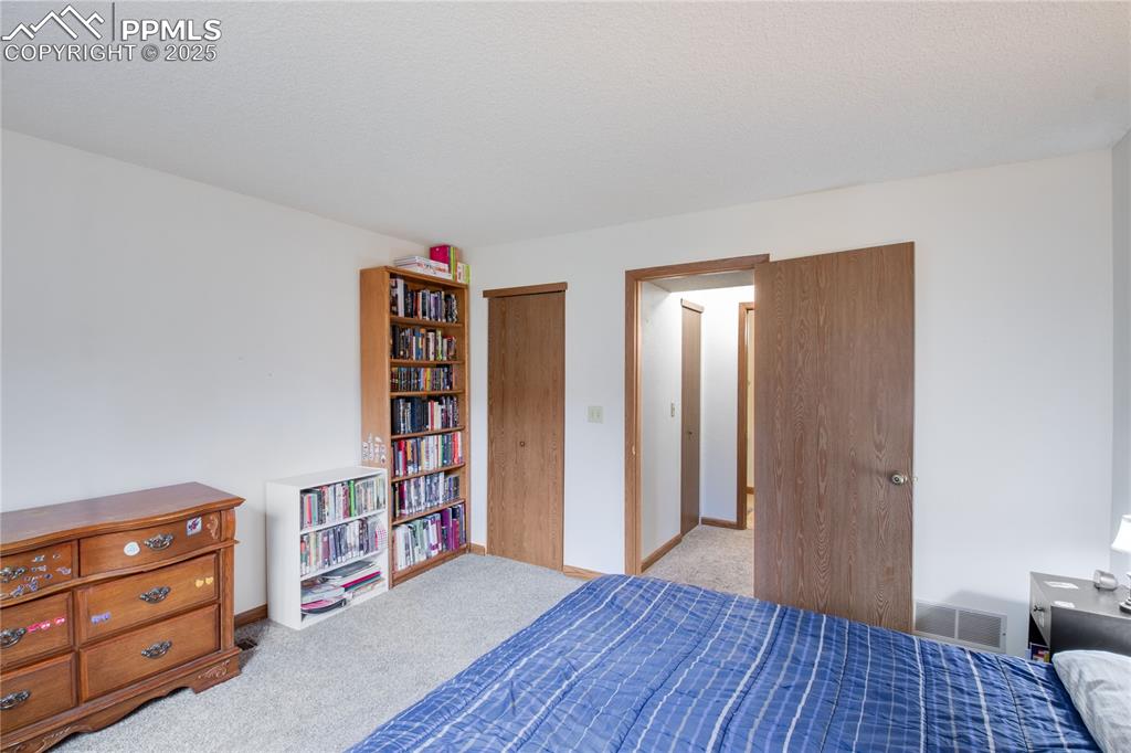 Image 14 of 22: Bedroom