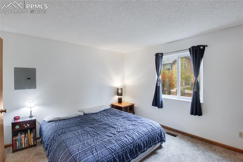 Image 16 of 22: Bedroom